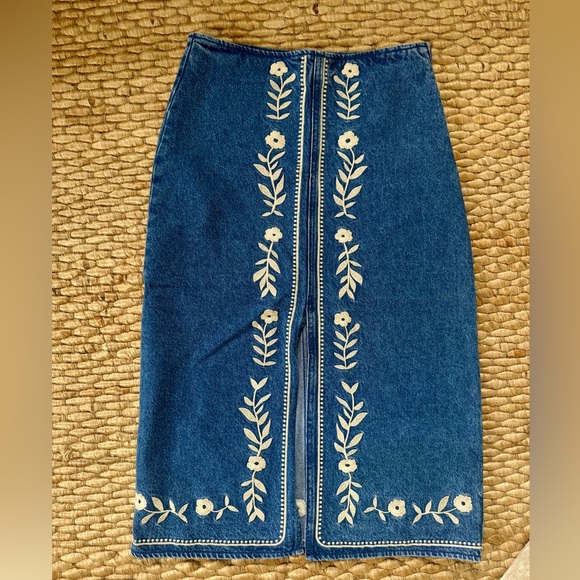 Sezane Eloane Skirt Light Blue Embroidery - Size 6 - Picture 5 of 7